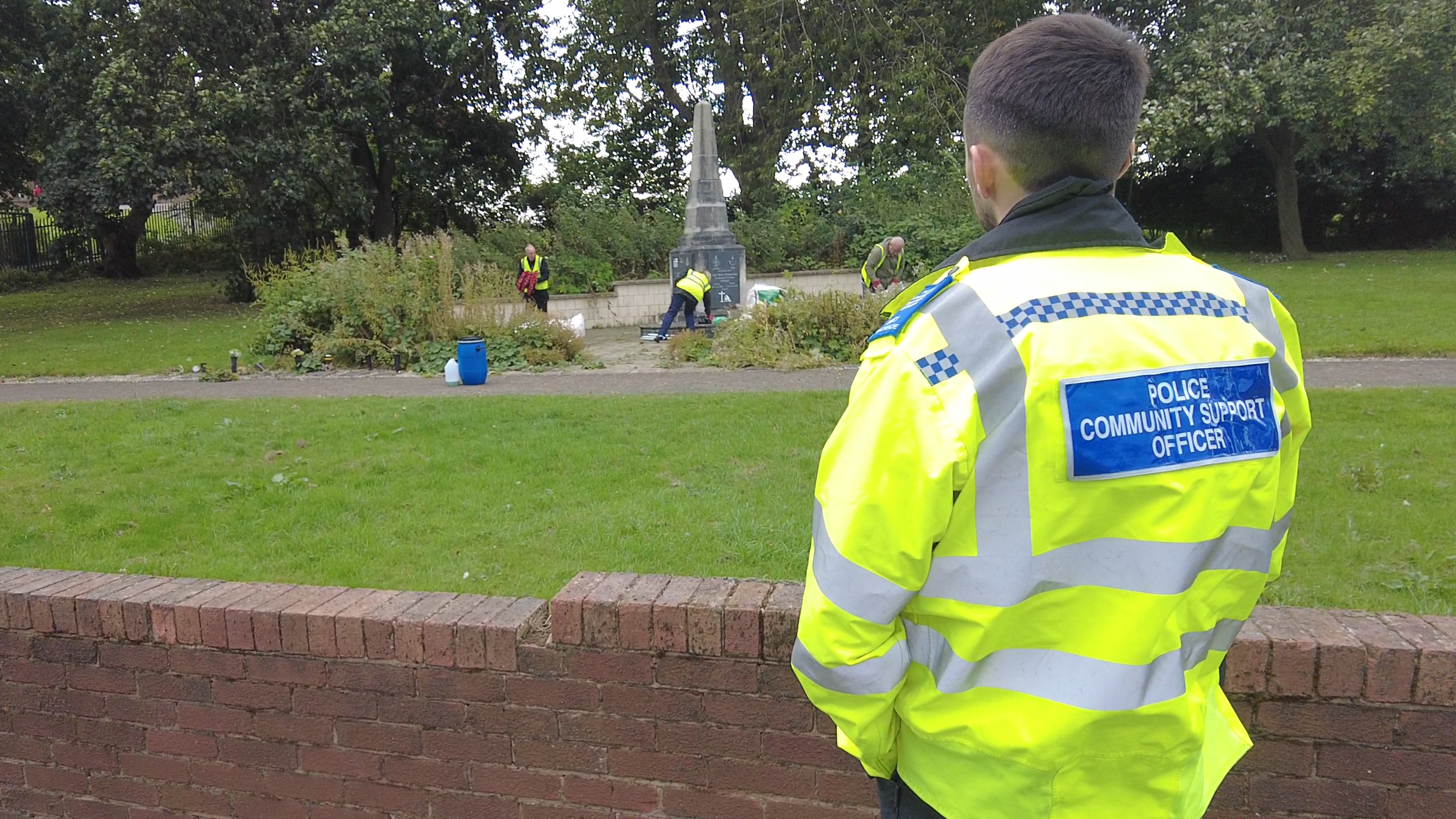 A Nottinghamshire Police looks at the War Memorial